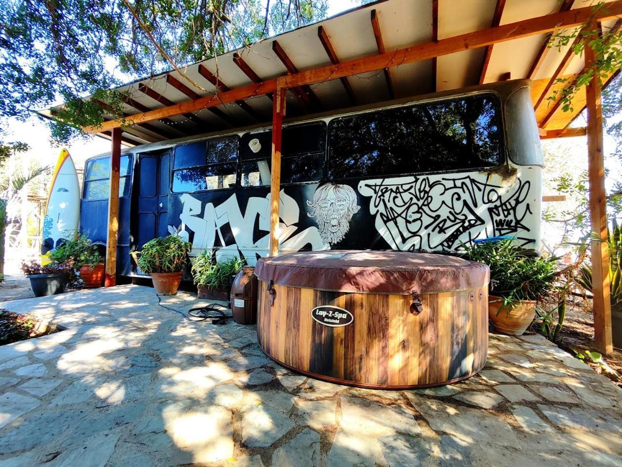 - Magic Bus - Hotel Klorakas Exterior foto